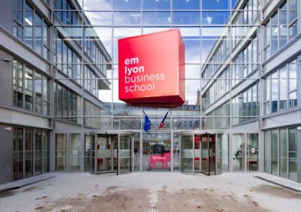 facade campus lyon emlyon (1)